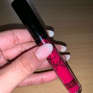 Kylie Surprise Me Velvet Liquid Lipstick
